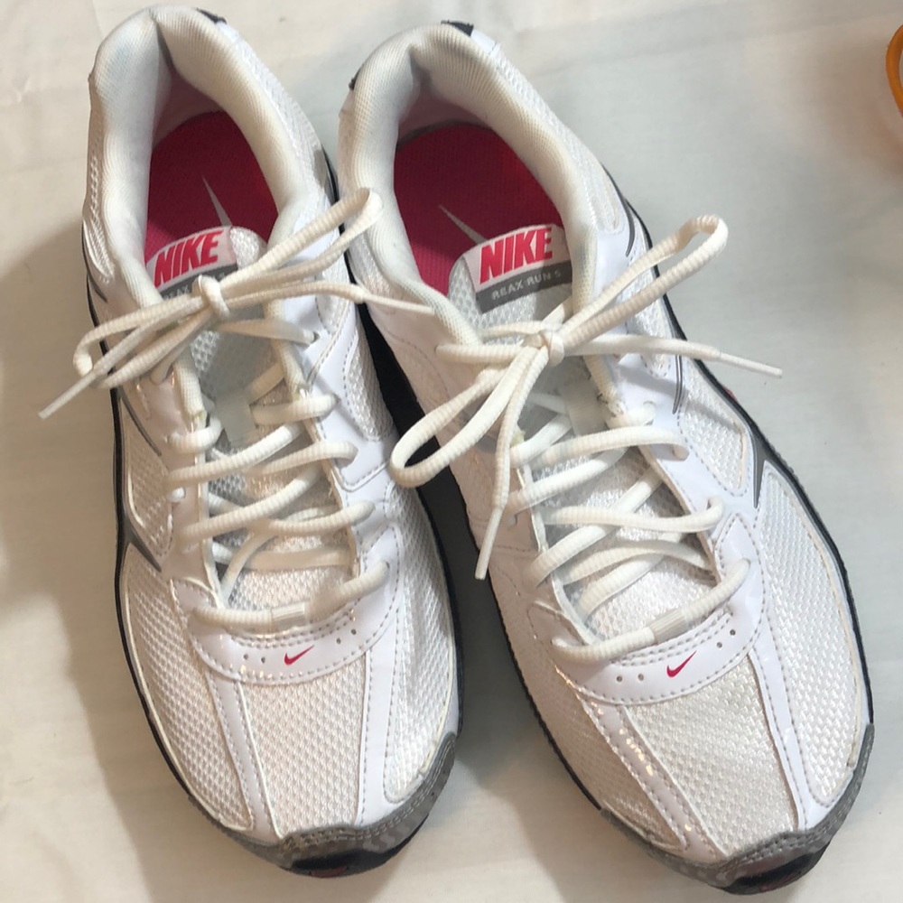 Women’s Nike Reax shoes size 9